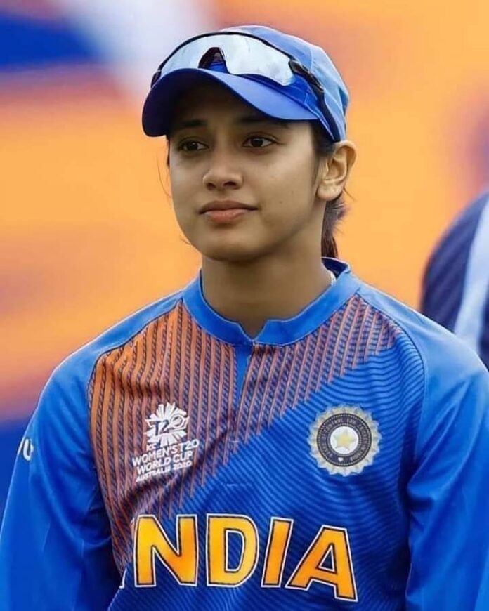 prettiest cricket players Asia Smriti Mandhana