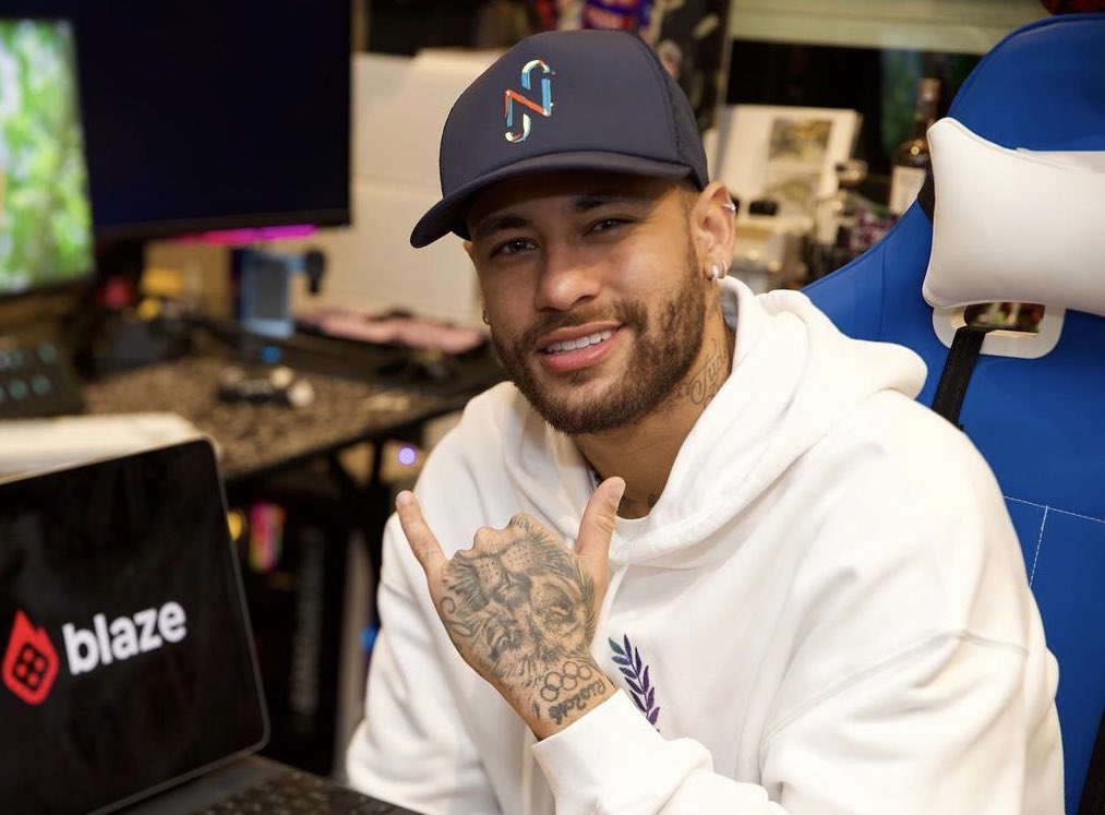 Neymar is not sad at all after losing 1m euro