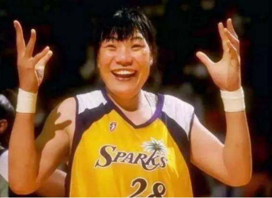 WNBA player Zheng Haixia height 6 ft 8.5 inches